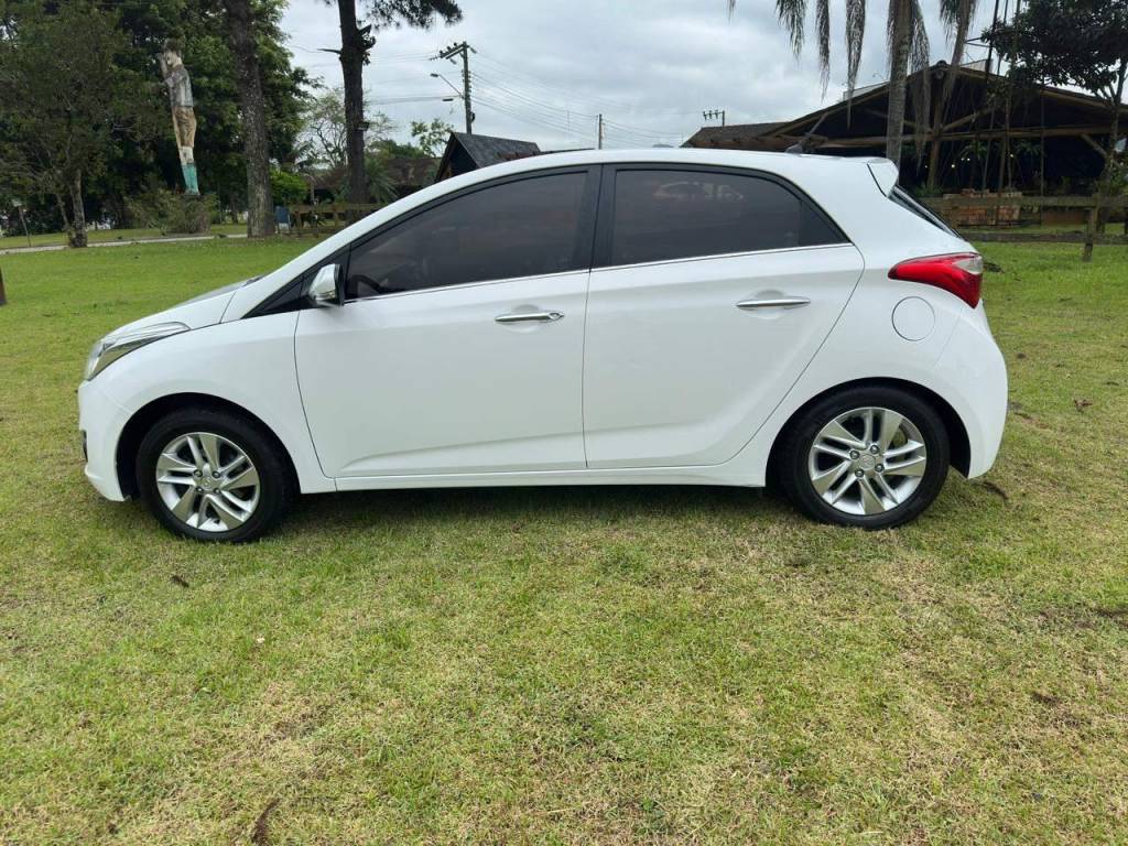 Hyundai HB20S 1.6 prem    2015