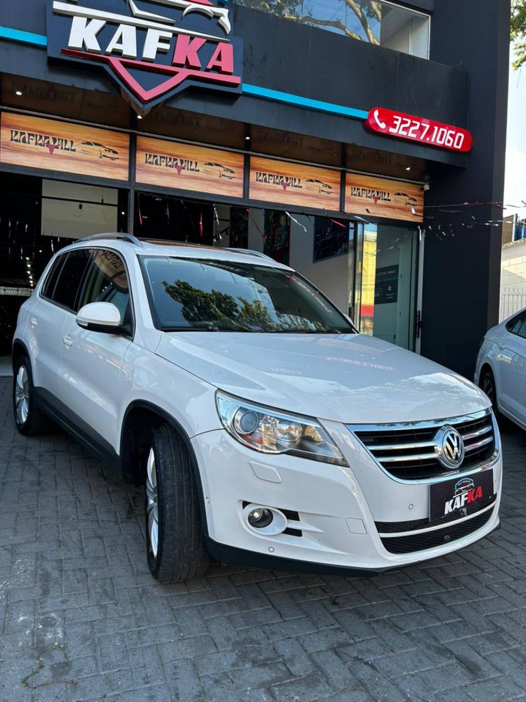 Volkswagen Tiguan 2.0 16v    2011