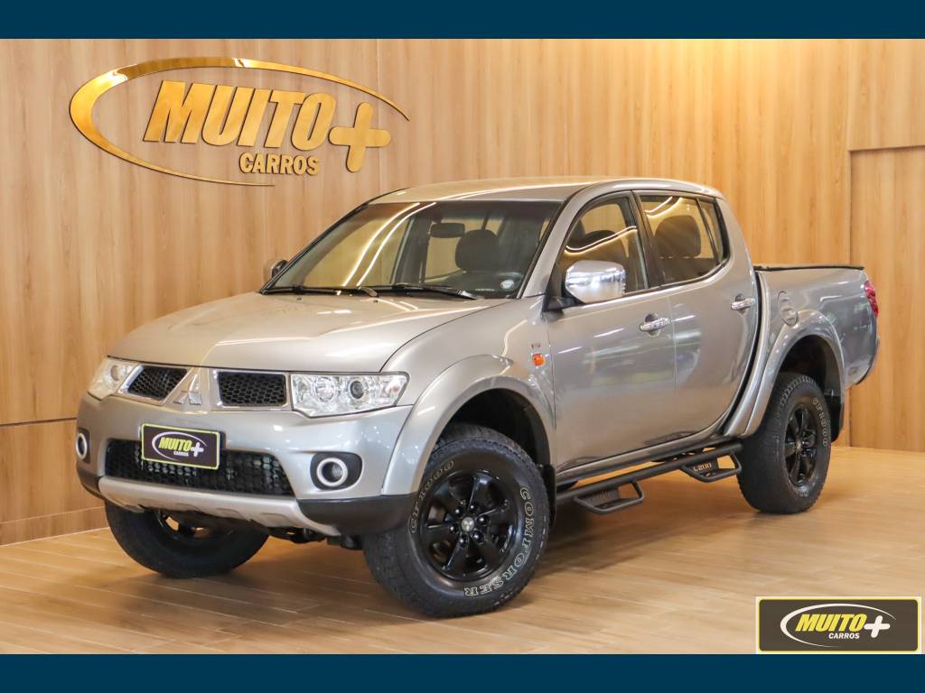 Mitsubishi L200 3.2 8V    2013