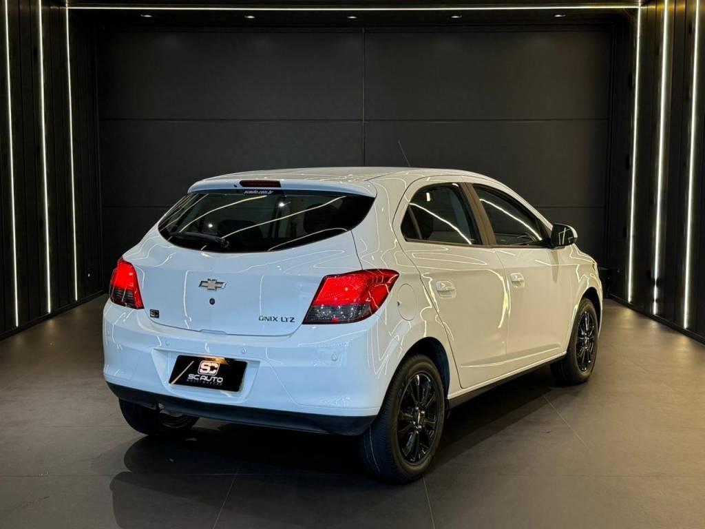 Chevrolet Onix Hatch ltz 1.4 8v flexpower 5p aut.    2015