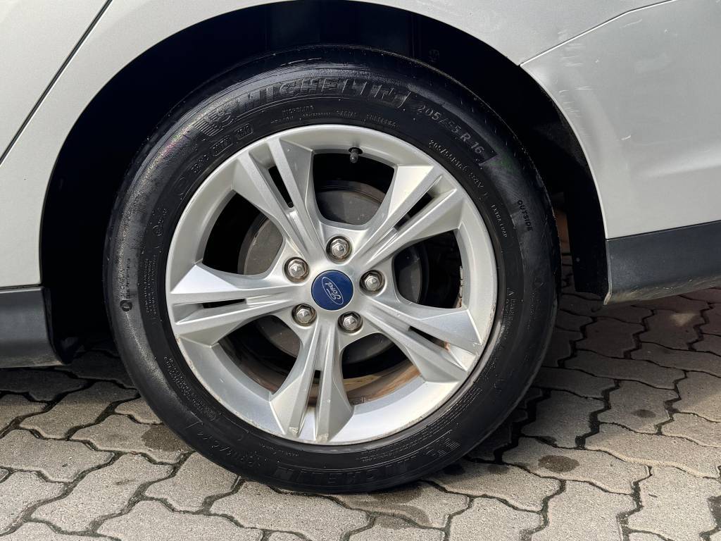 Ford Focus 2.0 16v    2015