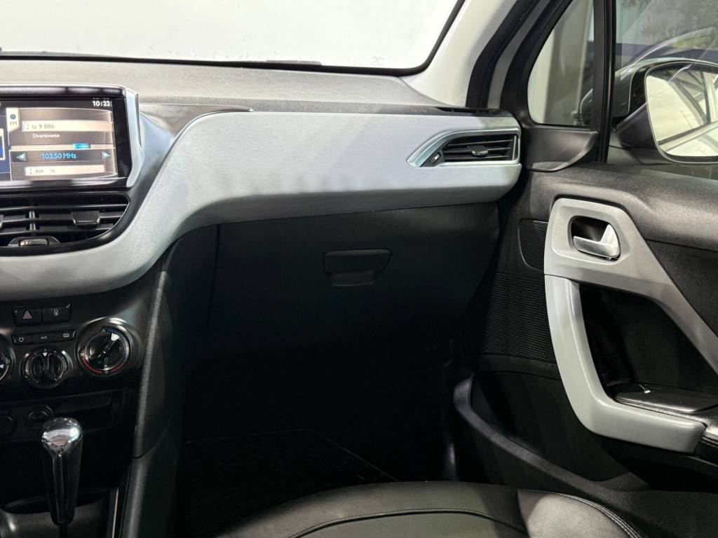 Peugeot 208 Act pack bva    2015