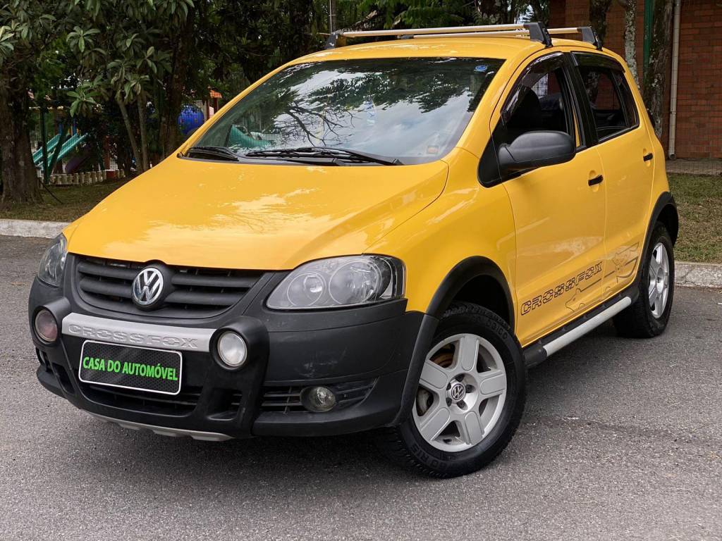 Volkswagen CrossFox Volkswagen - CrossFox - 2008/2009 - W/ - Amarela    2009