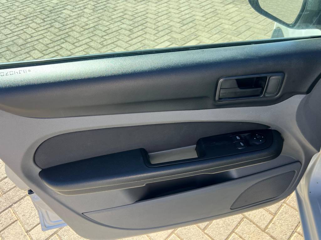 Ford Focus 1.6 s/se/se plus flex 8v/16v  5p    2011