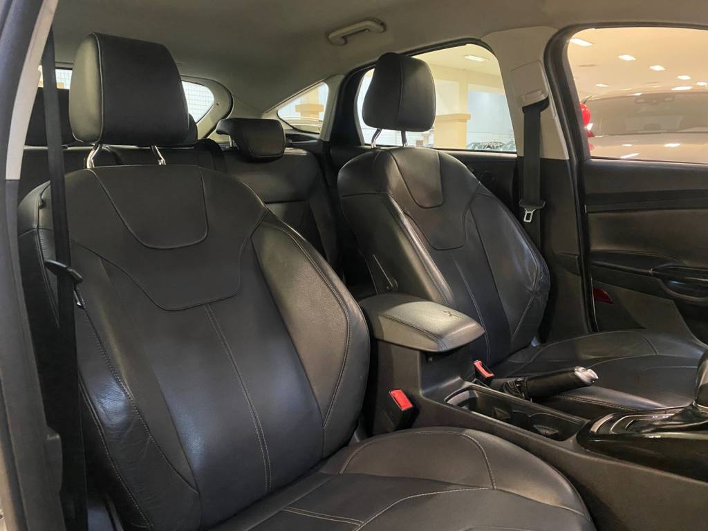Ford Focus 2.0 titatita plus flex aut. 12v    2016