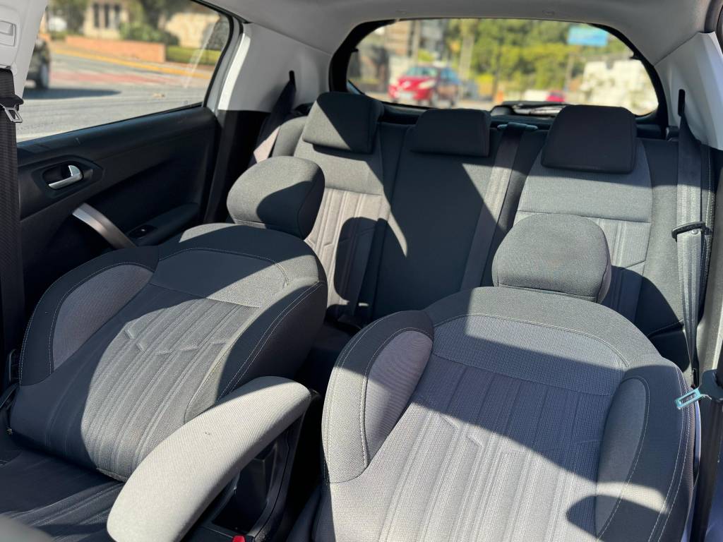 Peugeot 208 1.6 16v    2017