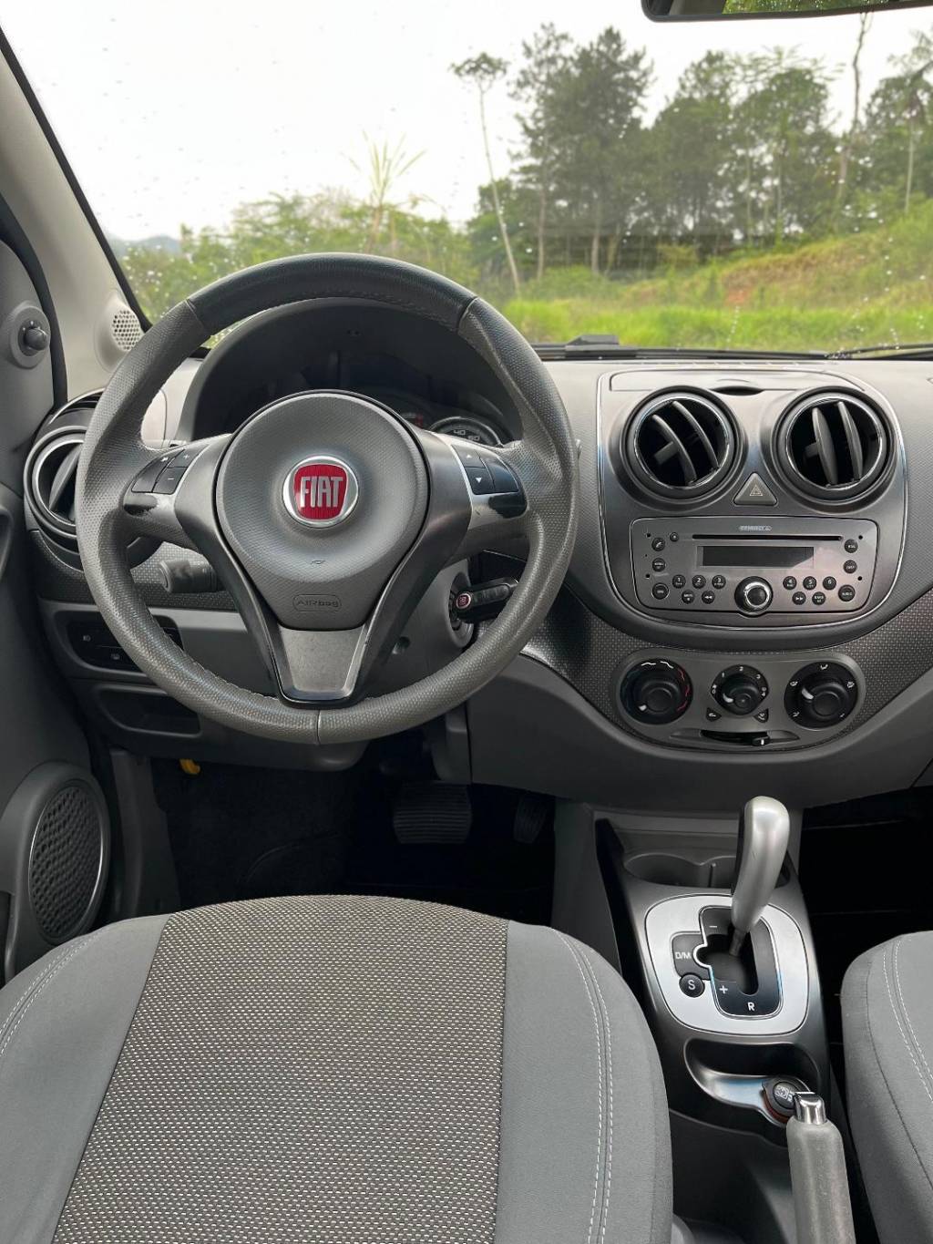 Fiat Palio Essence 1.6 flex 16v 5p    2014