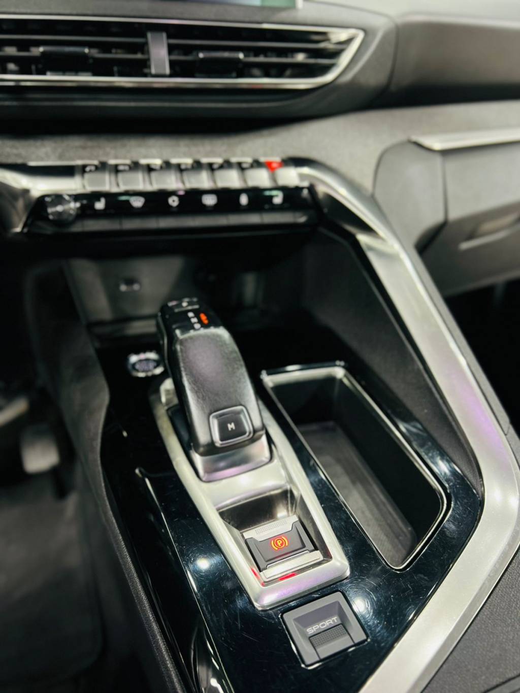 Peugeot 3008 1.6 16v    2020