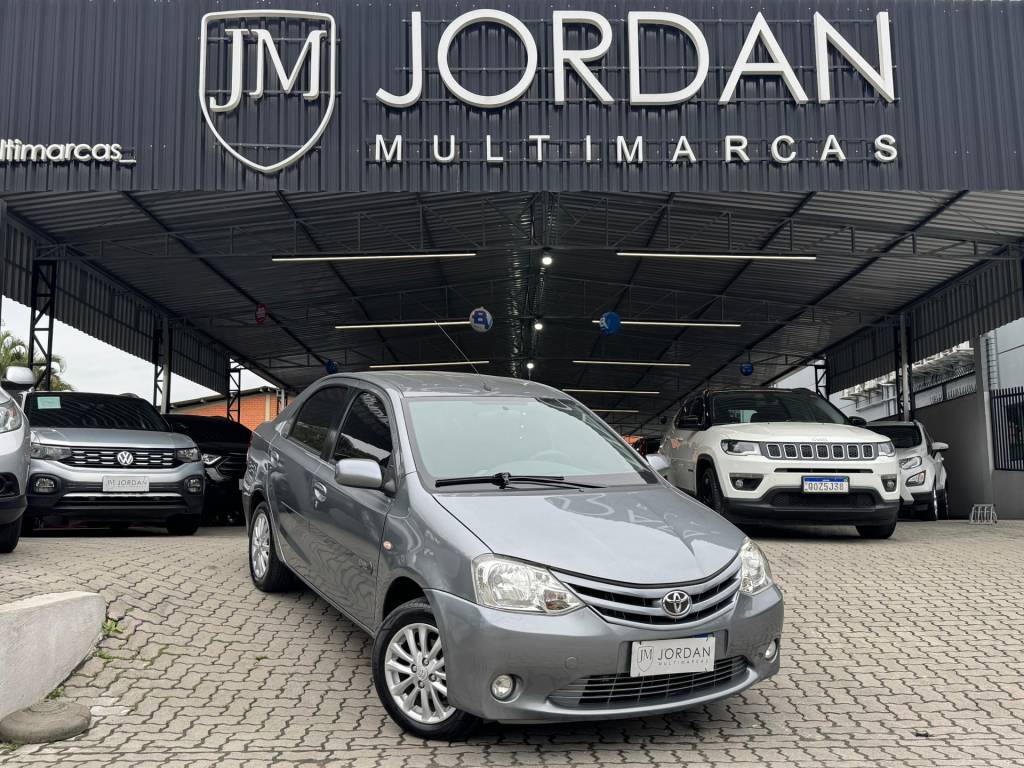 Toyota Etios 1.5 16V    2013