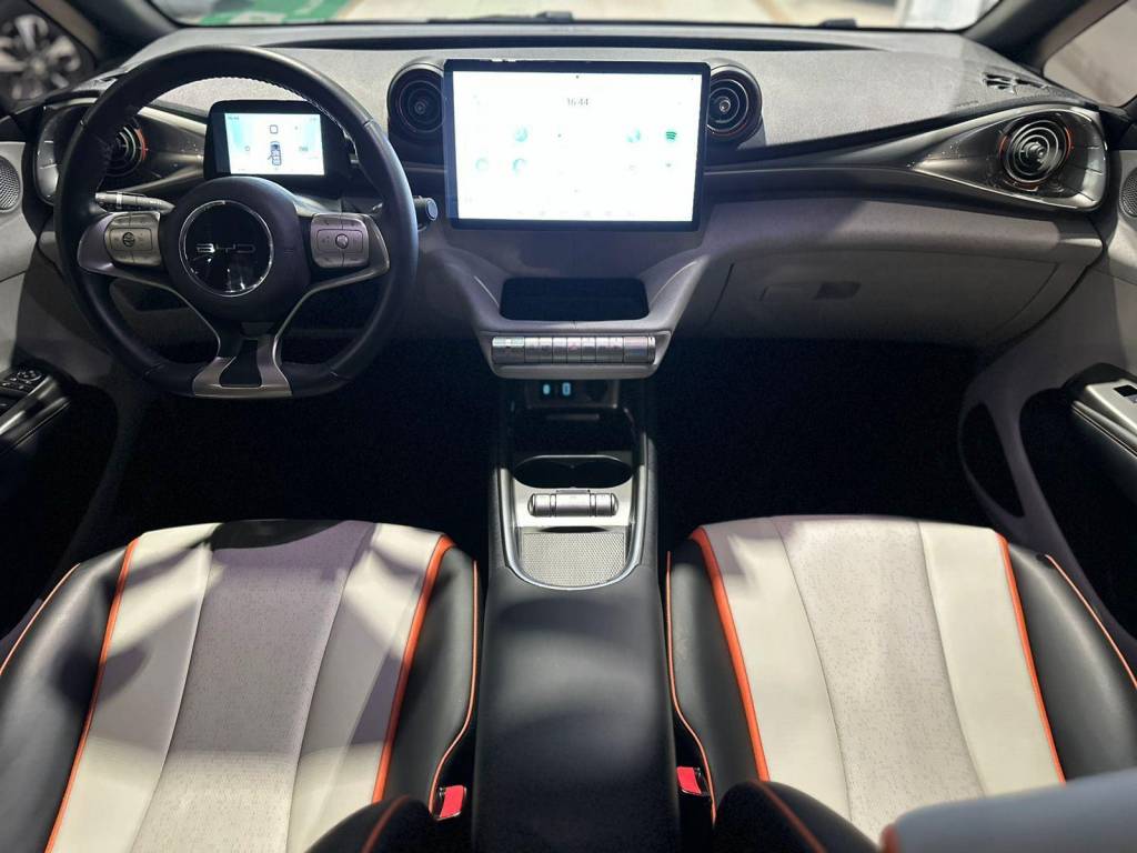 BYD Dolphin EV (elétrico)    2024