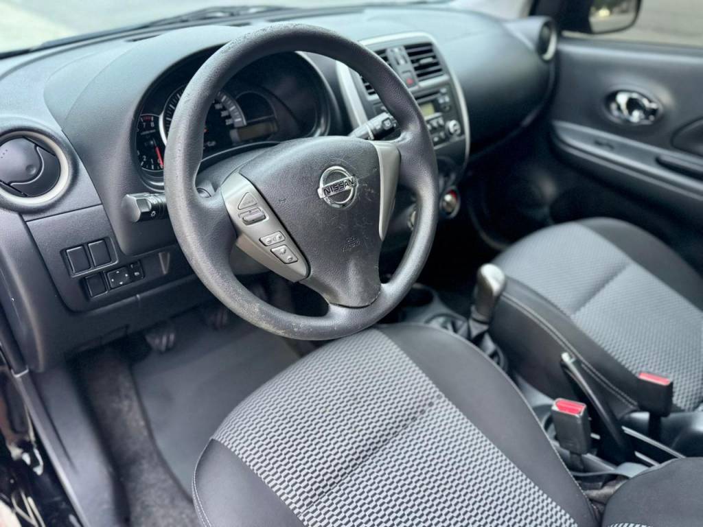 Nissan March 1.0 12v    2018