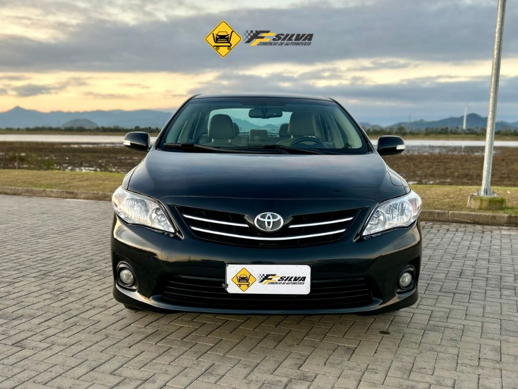 Toyota Corolla COROLLA ALTIS 2.0    2013