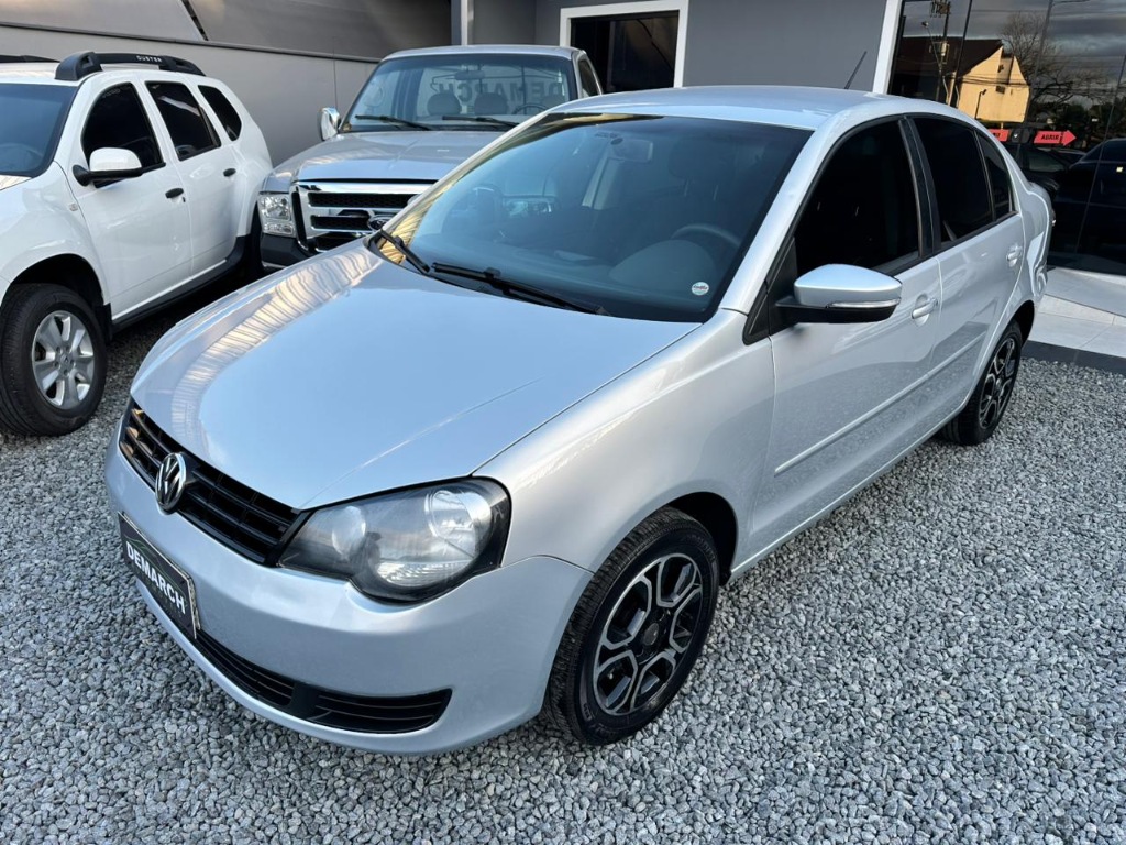 Volkswagen Polo Sedan    2014