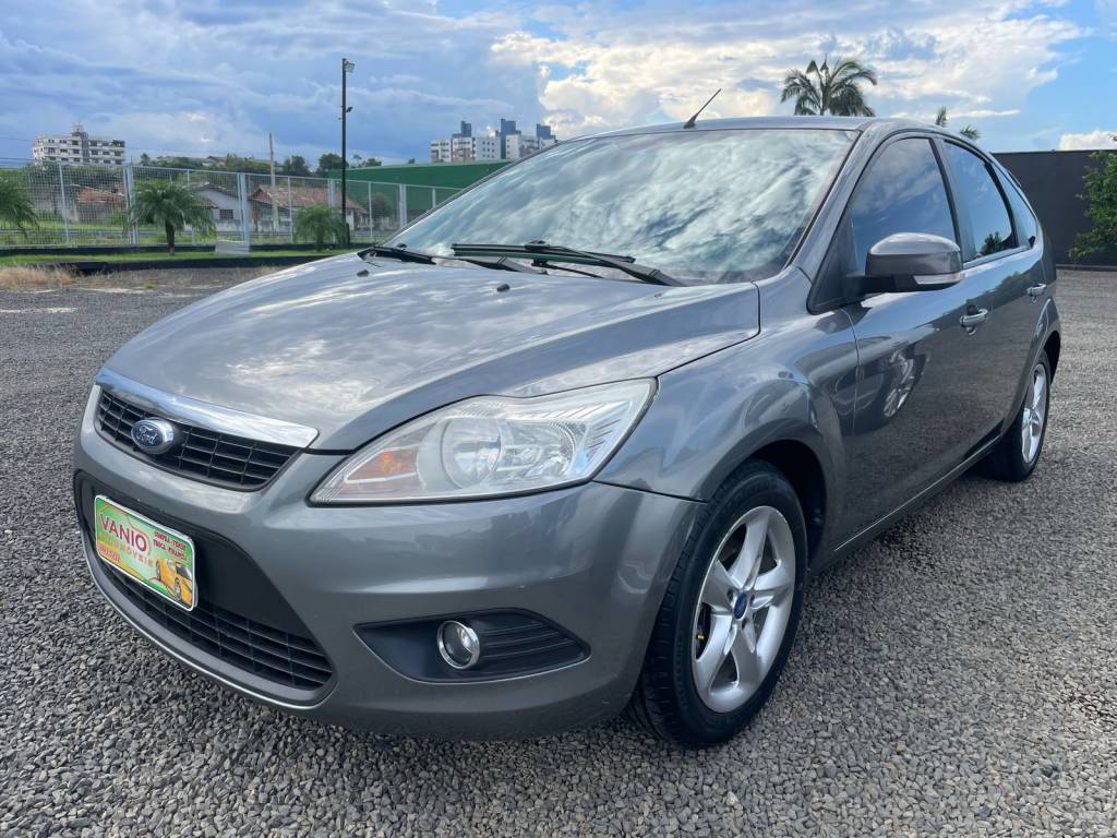 Ford Focus SE PLUS 1.6 16V    2013
