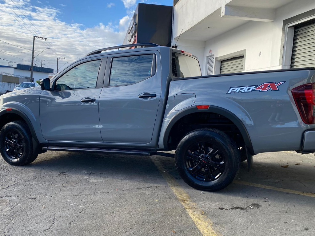 Nissan Frontier Prox4    2023