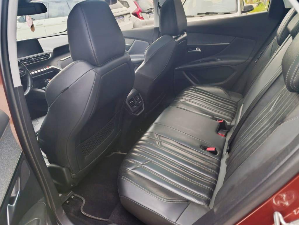 Peugeot 3008 /  griffe at    2020