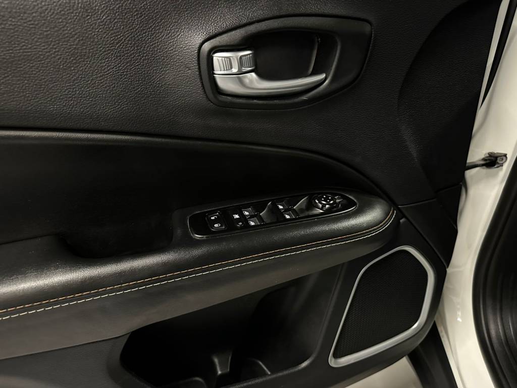 Jeep Compass 2.0 longitude 4x2 flex aut.    2020