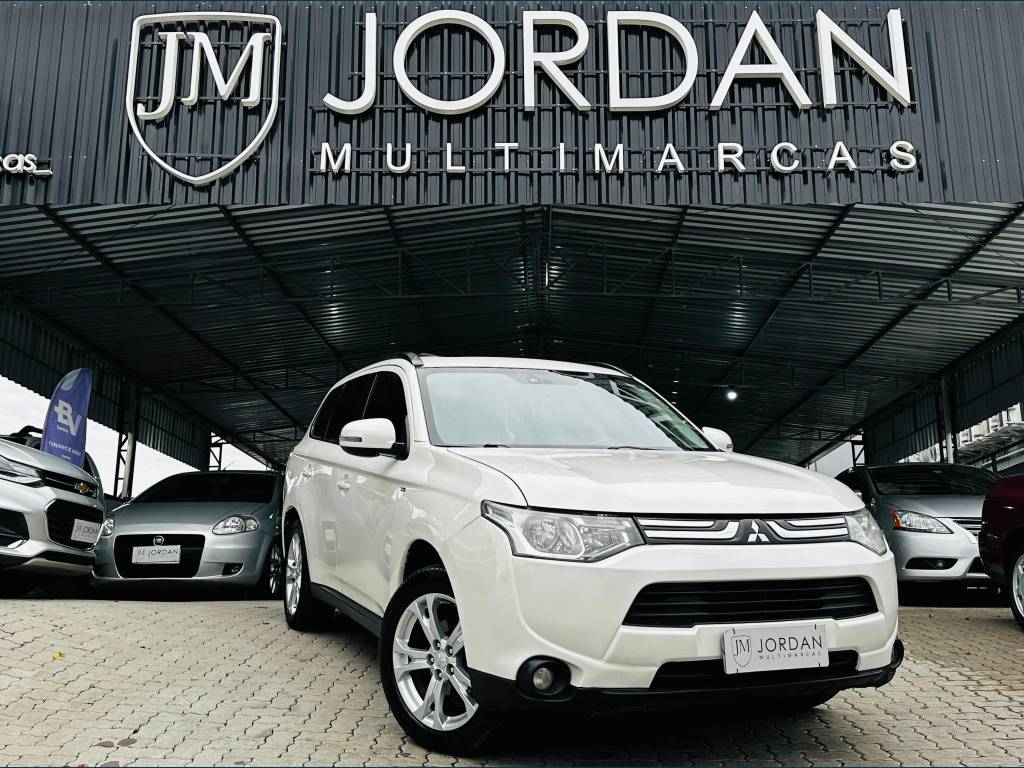 Mitsubishi Outlander 3.0 6V    2014