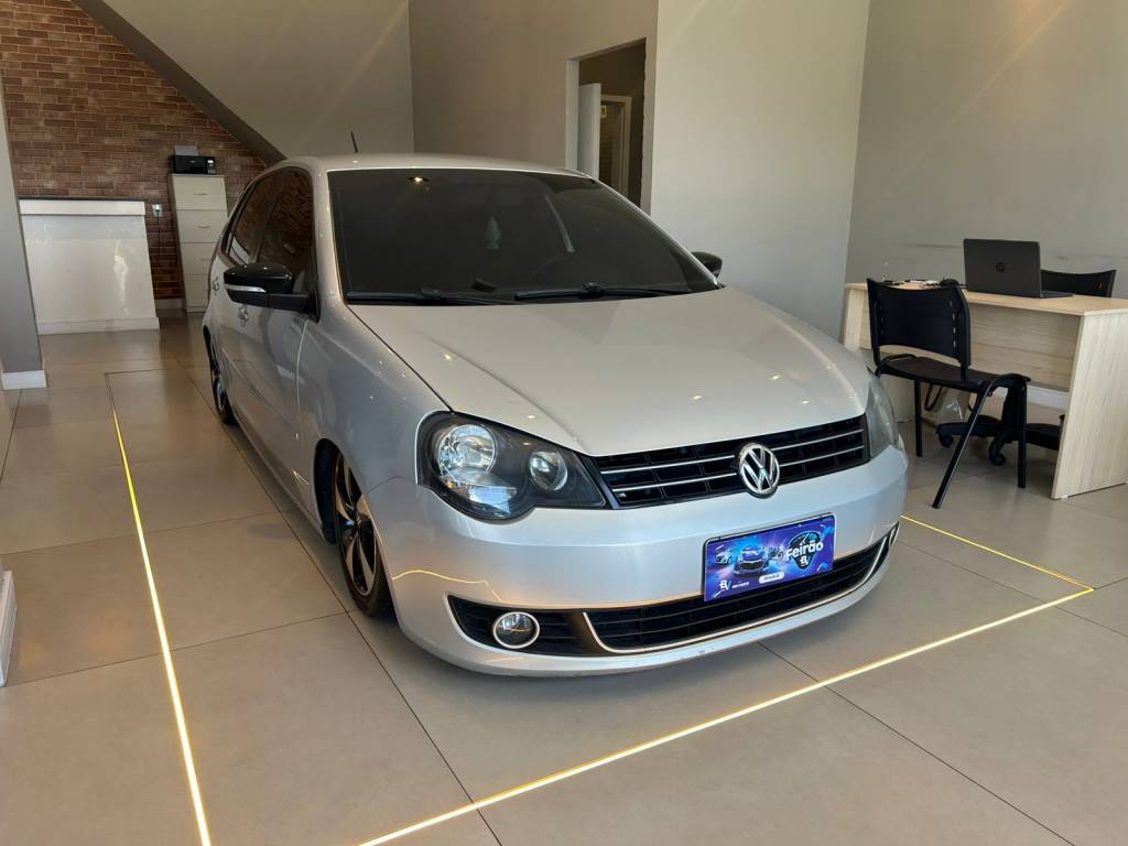 Volkswagen Polo 1.6 sportline mi total flex 8v    2014