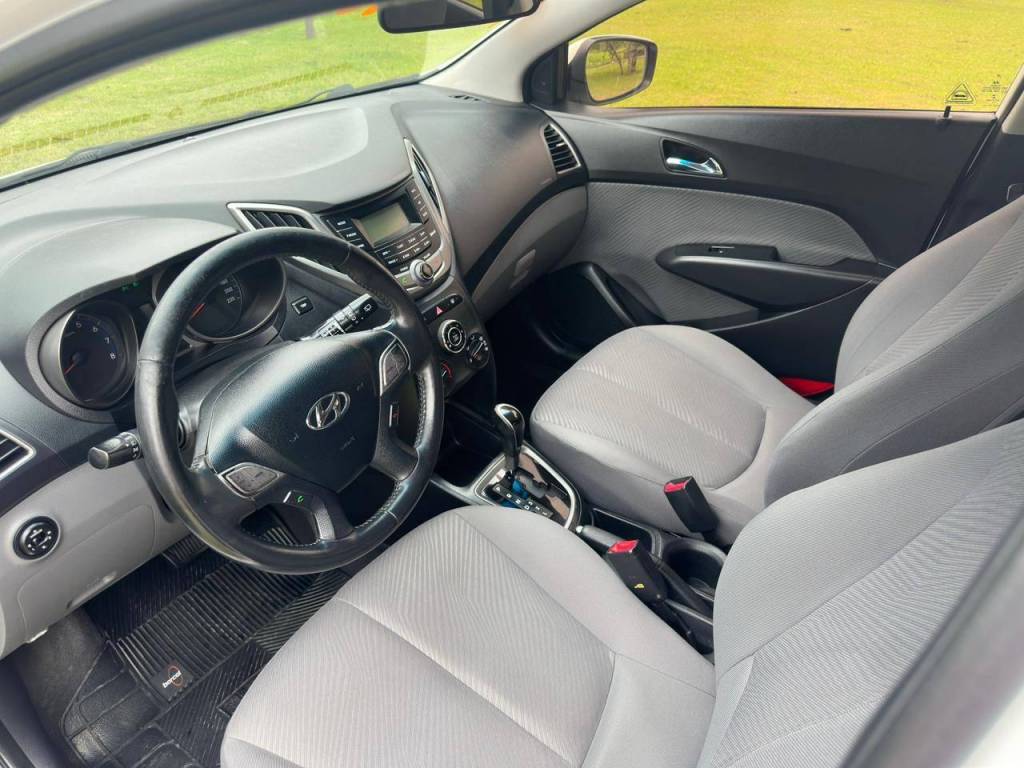 Hyundai HB20S 1.6 prem    2015