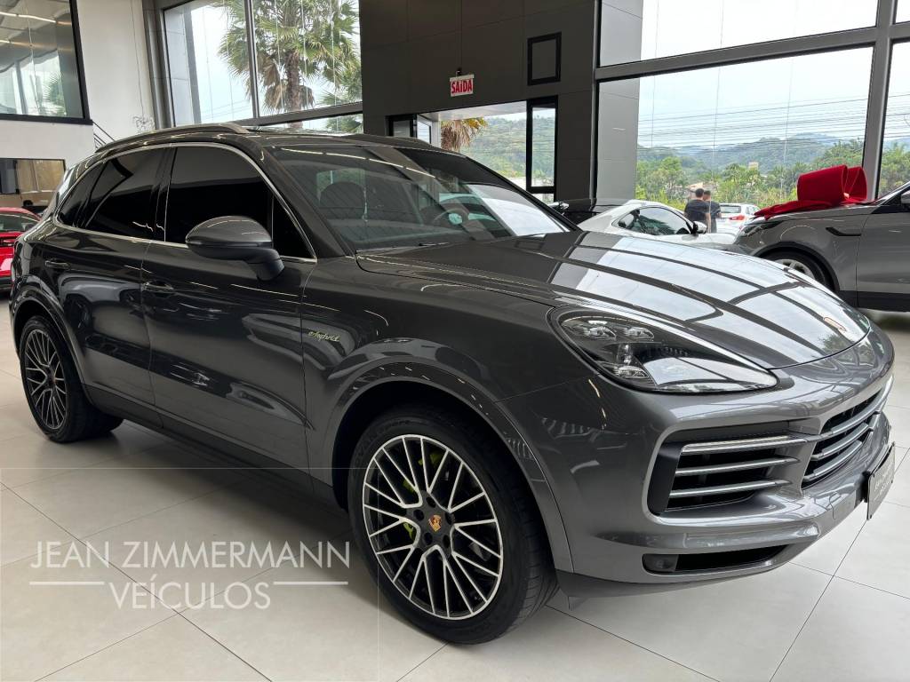 Porsche Cayenne /  PHEV    2020