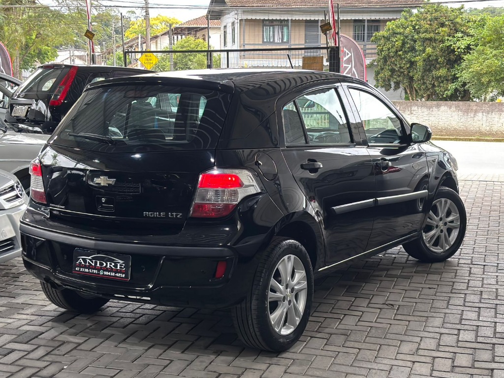 Chevrolet Agile Ltz easytronic 1.4    2014