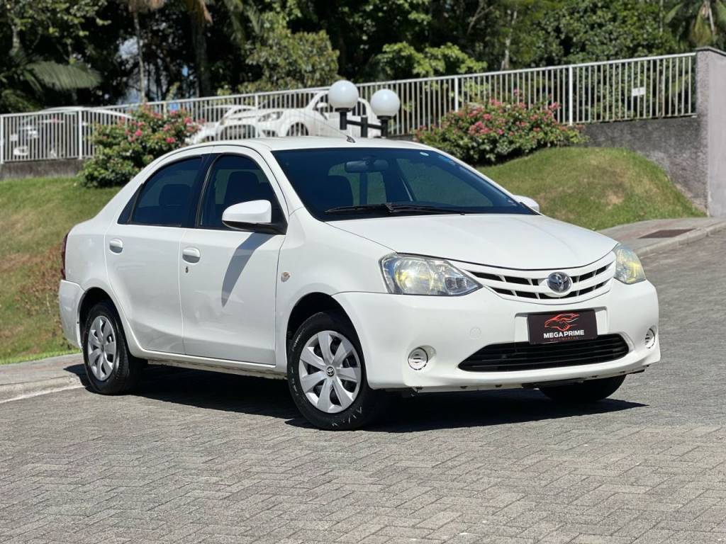 Toyota Etios XS 1.5 Flex 16V 5p Mec.    2014