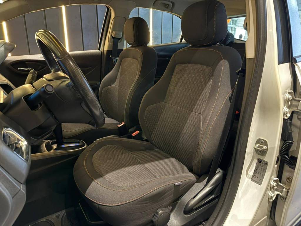 Chevrolet Onix Hatch ltz 1.4 8v flexpower 5p aut.    2015