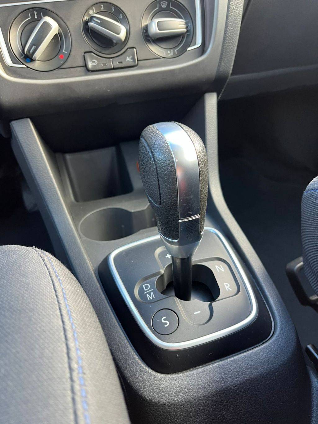 Volkswagen Fox Comfortline i motion 1.6 flex 8v 5p    2016