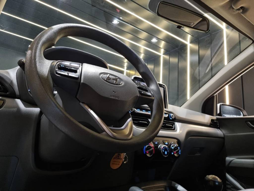 Hyundai HB20S Comfort 1.0  flex 12v manual.    2023