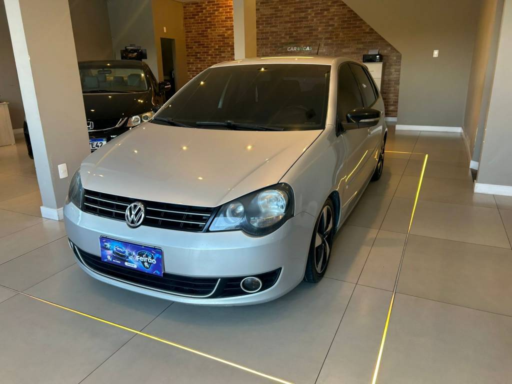 Volkswagen Polo 1.6 sportline mi total flex 8v    2014