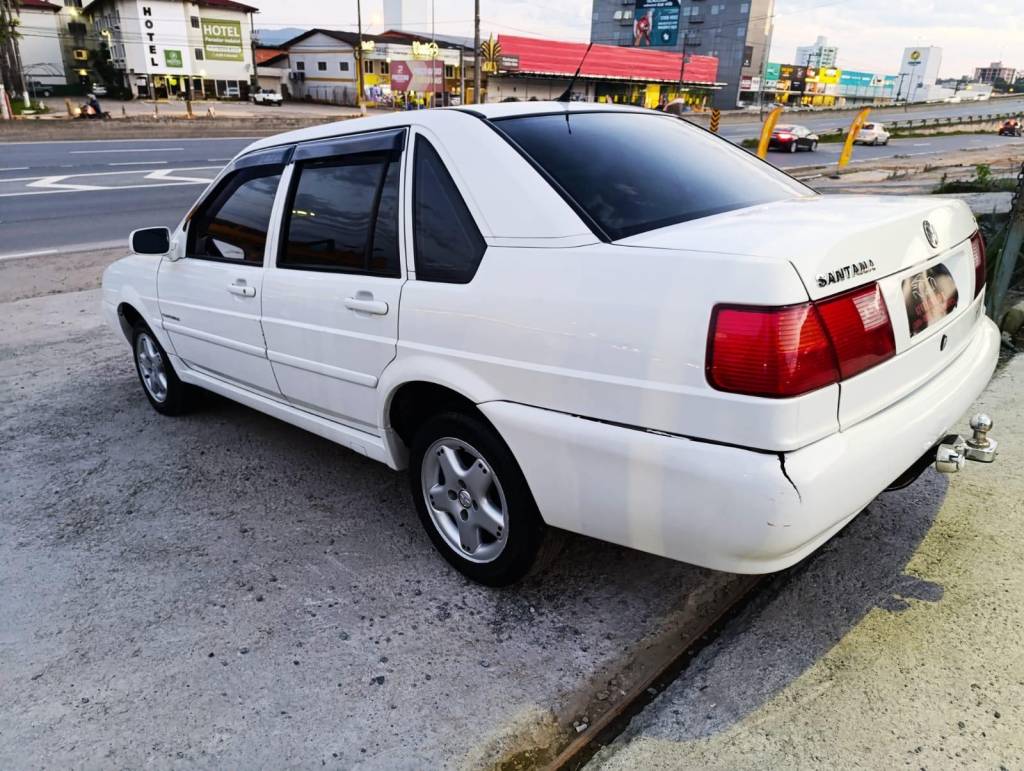 Volkswagen Santana Sedan    2004