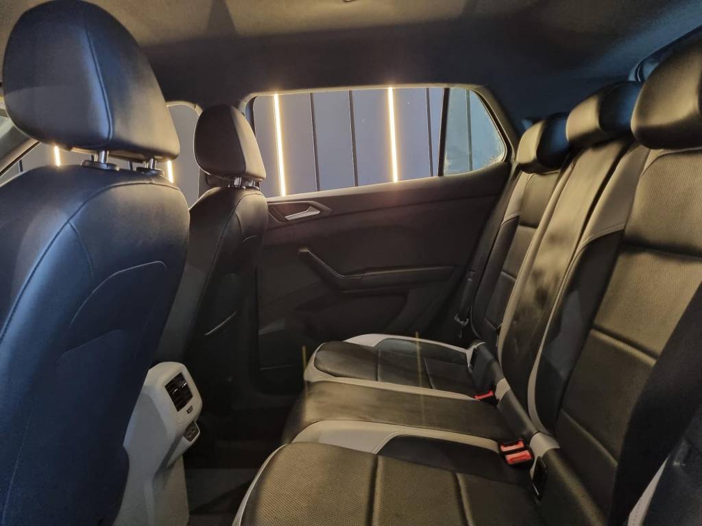 Volkswagen T-Cross Highline 250 tsi 1.4 flex 16v 5p automático.    2020