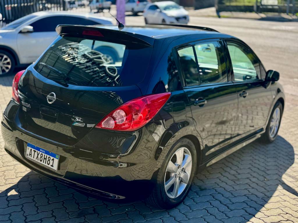 Nissan Tiida 1.8 16v    2012