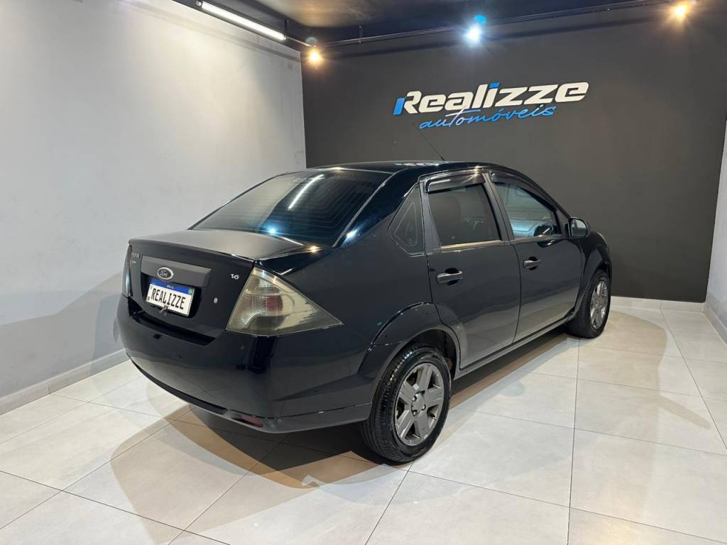 Ford Fiesta 1.6 sedan se flex    2011