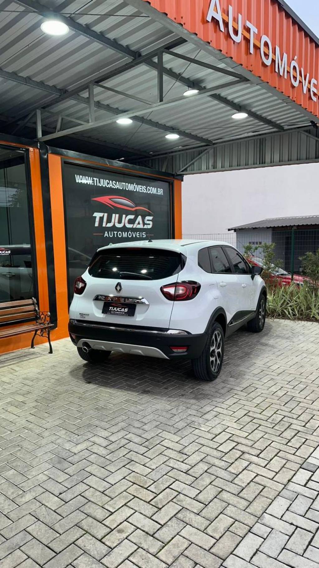 Renault Captur 2.0 intense flex aut. 16v    2018