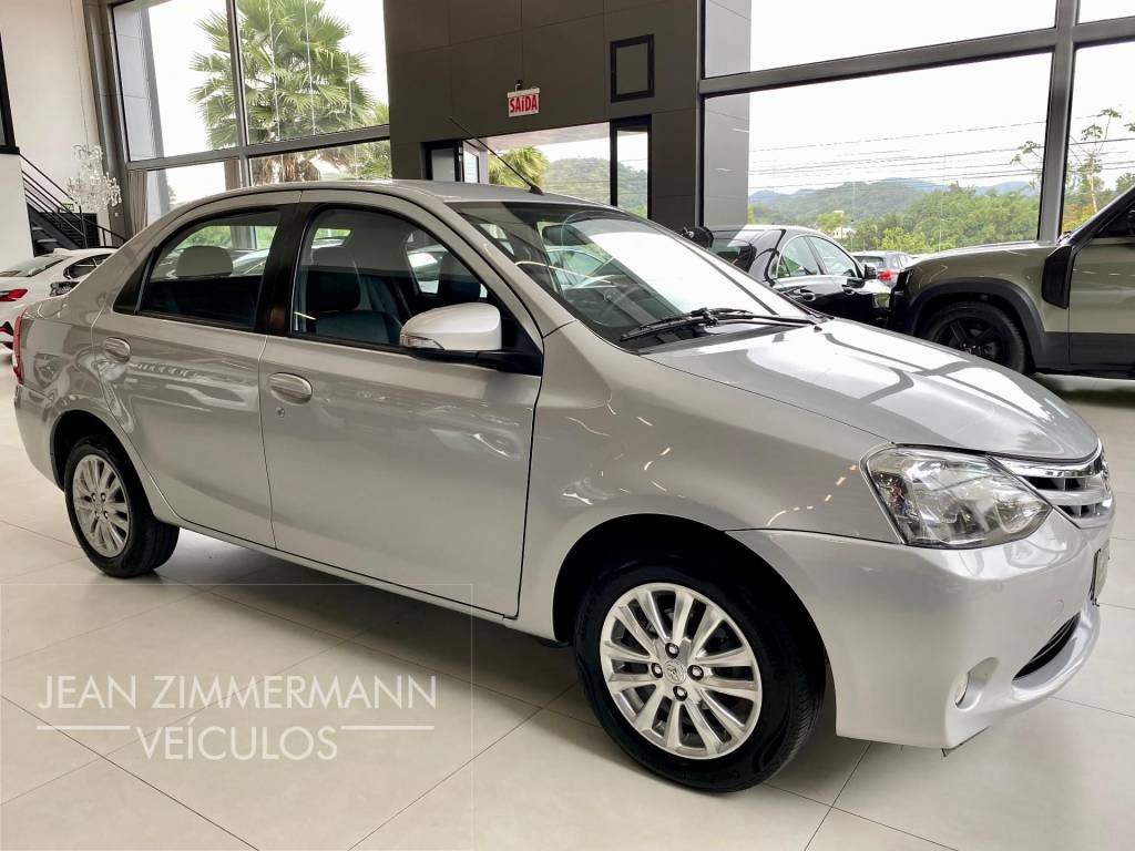 Toyota Etios XLS Sedan 1.5 Flex 16V 4p Mec.    2016