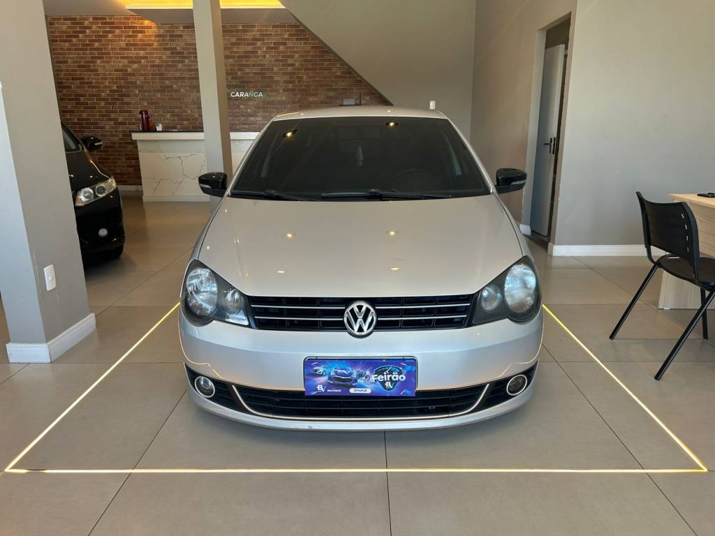 Volkswagen Polo 1.6 sportline mi total flex 8v    2014