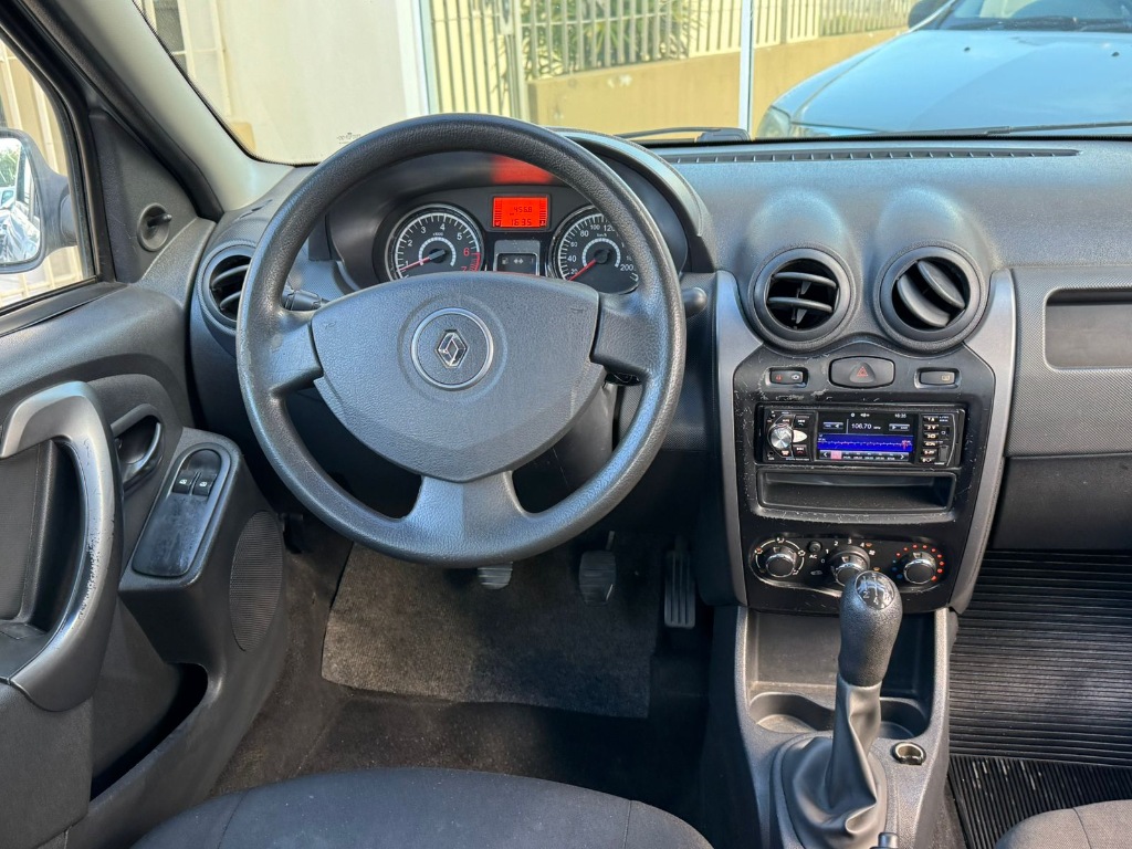 Renault Logan 1.0 completo (troco e financio)    2012