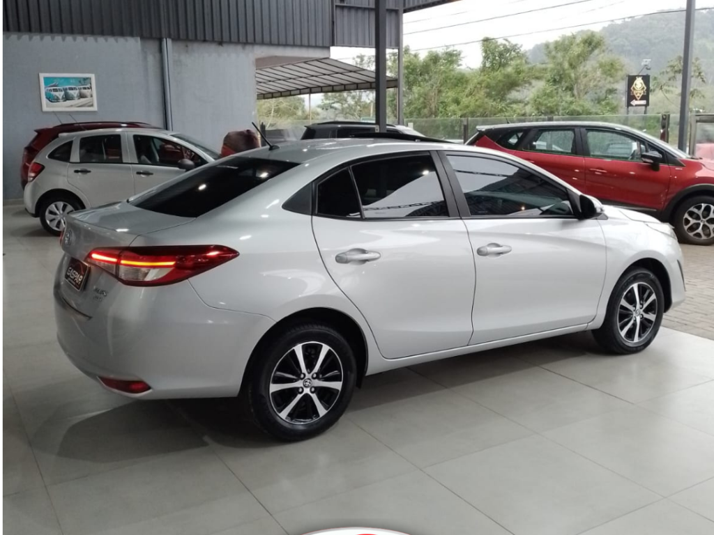 Toyota Yaris Xls connect 1.5 auto    2021