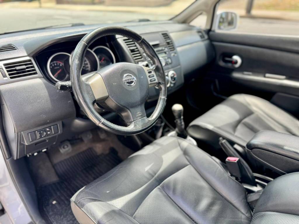 Nissan Tiida 1.8 sl flex aut. 16v    2013