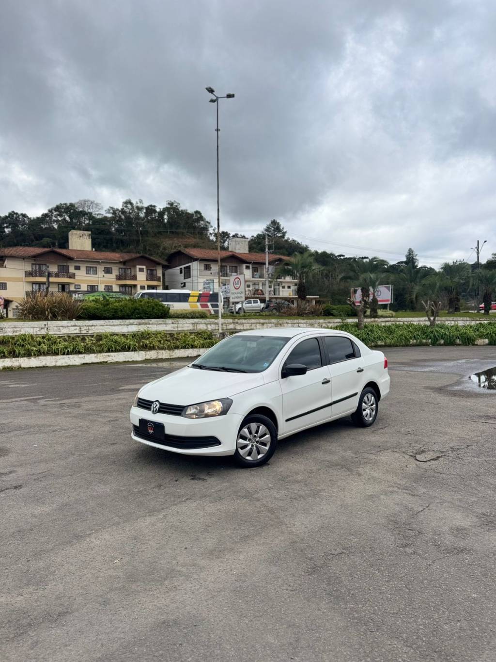 Volkswagen Voyage 1.6 8v    2014