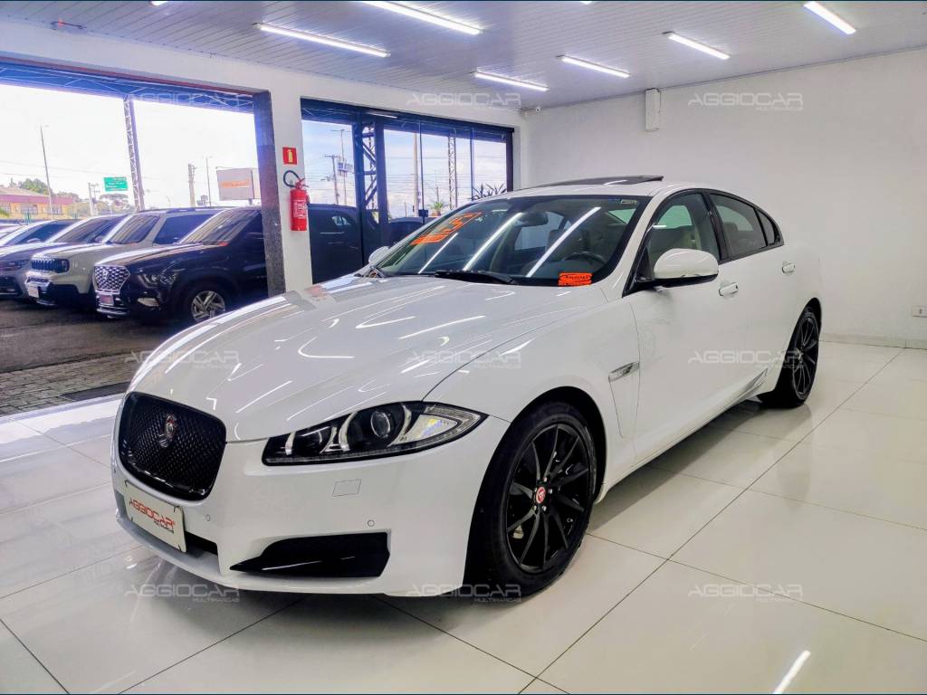 Jaguar XF     2015