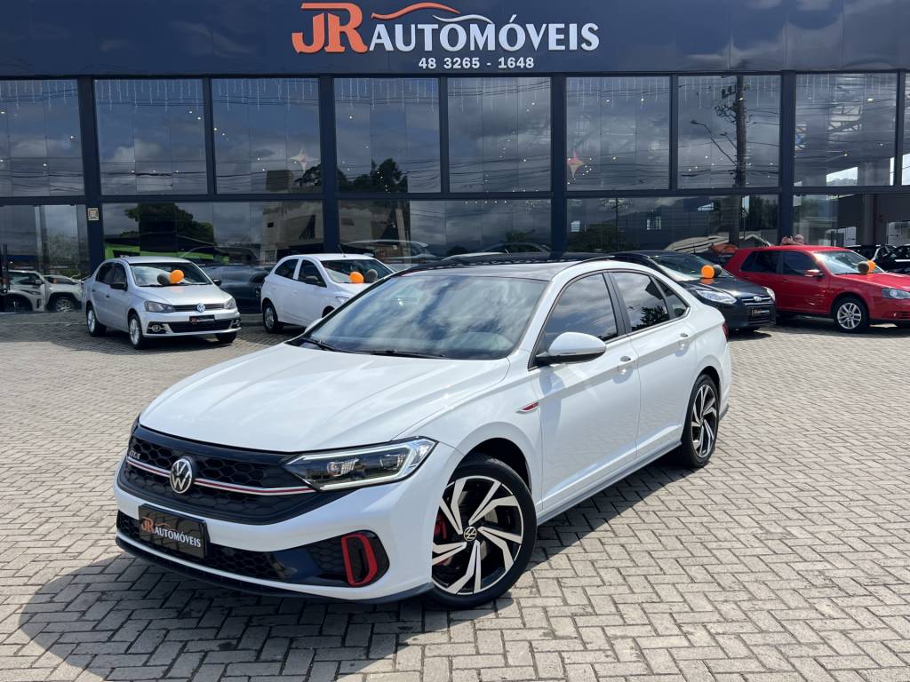 Volkswagen Jetta 2.0 16v 4p aut.    2023