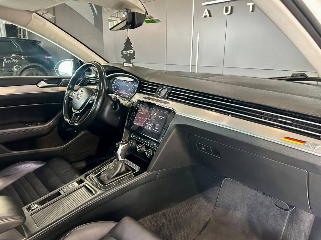 Volkswagen Passat 2.0 highline tsi 220cv tip.    2018