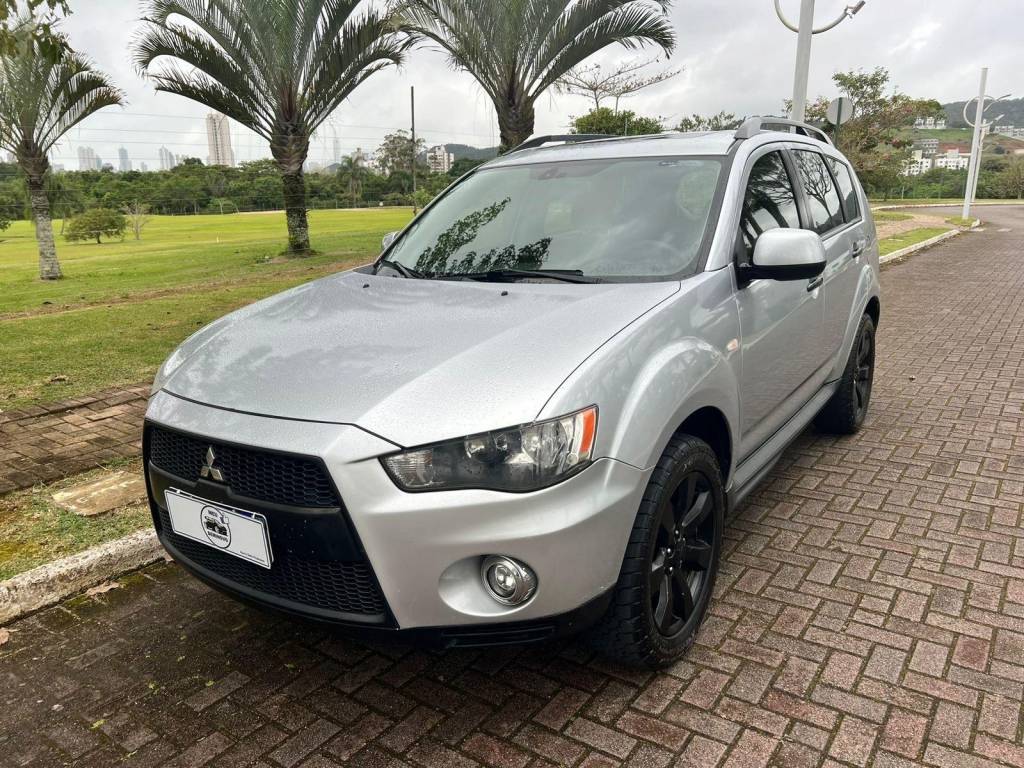 Mitsubishi Outlander 2.0 16V 160cv Aut.    2012
