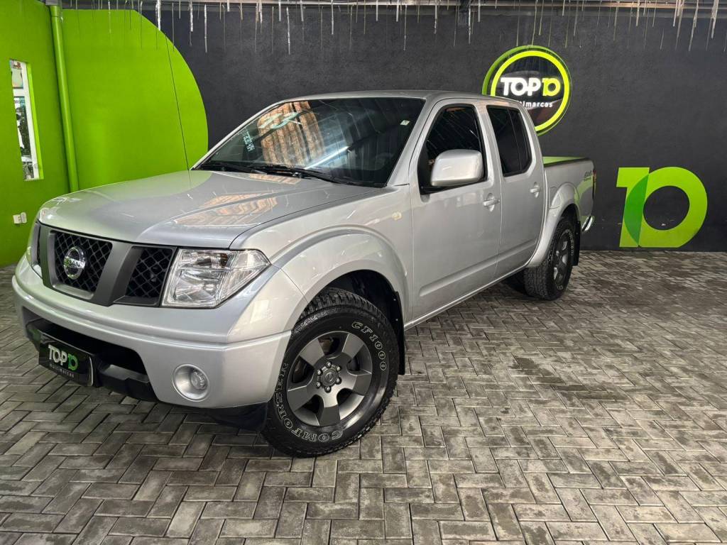 Nissan Frontier XE  CD 4x4 2.5 TB Diesel    2013