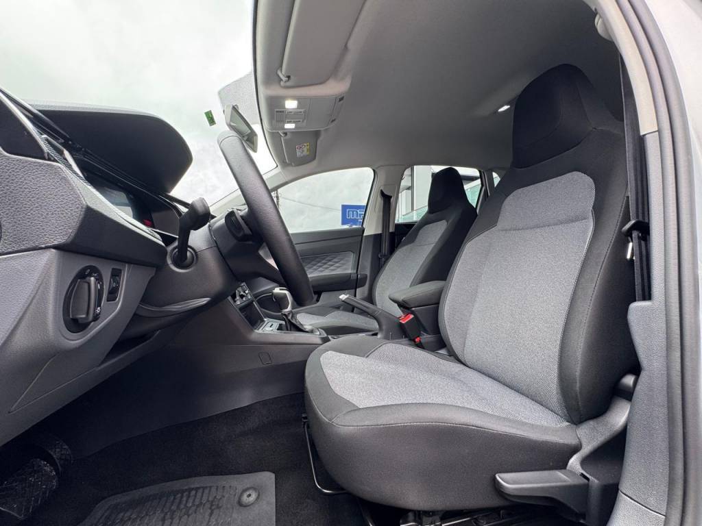 Volkswagen Polo 1.0 comfortline tsi flex aut.    2024