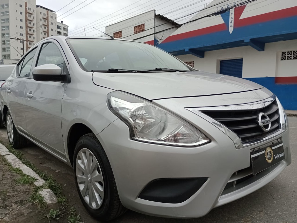 Nissan Versa VERSA 10    2020