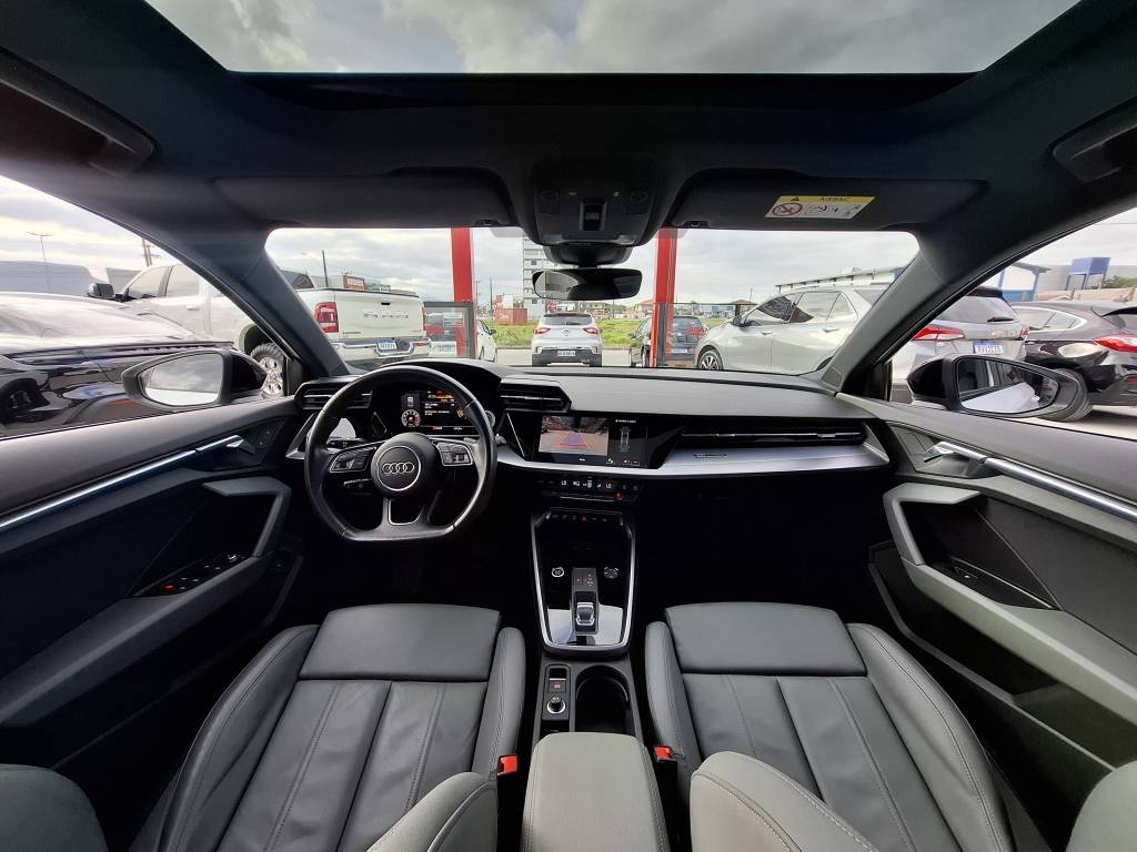 Audi A3 Sed. perf. black 2.0 tfsi s-tr. (hib.)    2024